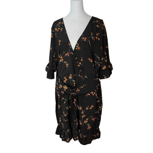 Pretty Little Thing US 18 Sheath Dress Black Floral Surplice Vneck Mini - Picture 4 of 11